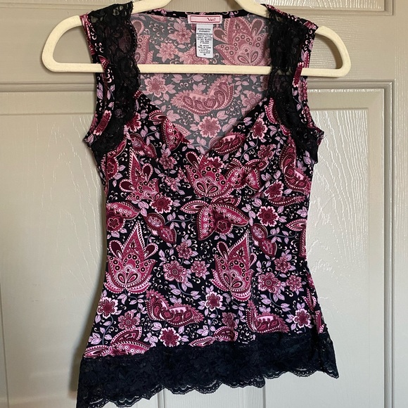 Y2K Floral Lace Tank Top - Picture 3 of 5